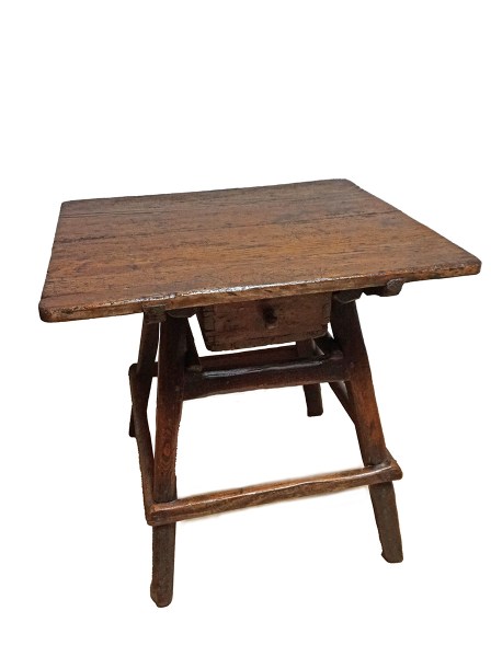 primitive elm table-betaaltafel-goed